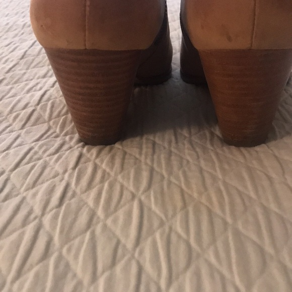 Frye Leather Tan Bootie Ankle Boots Stacked Heel Side Zipper Size 8 M - Picture 7 of 15